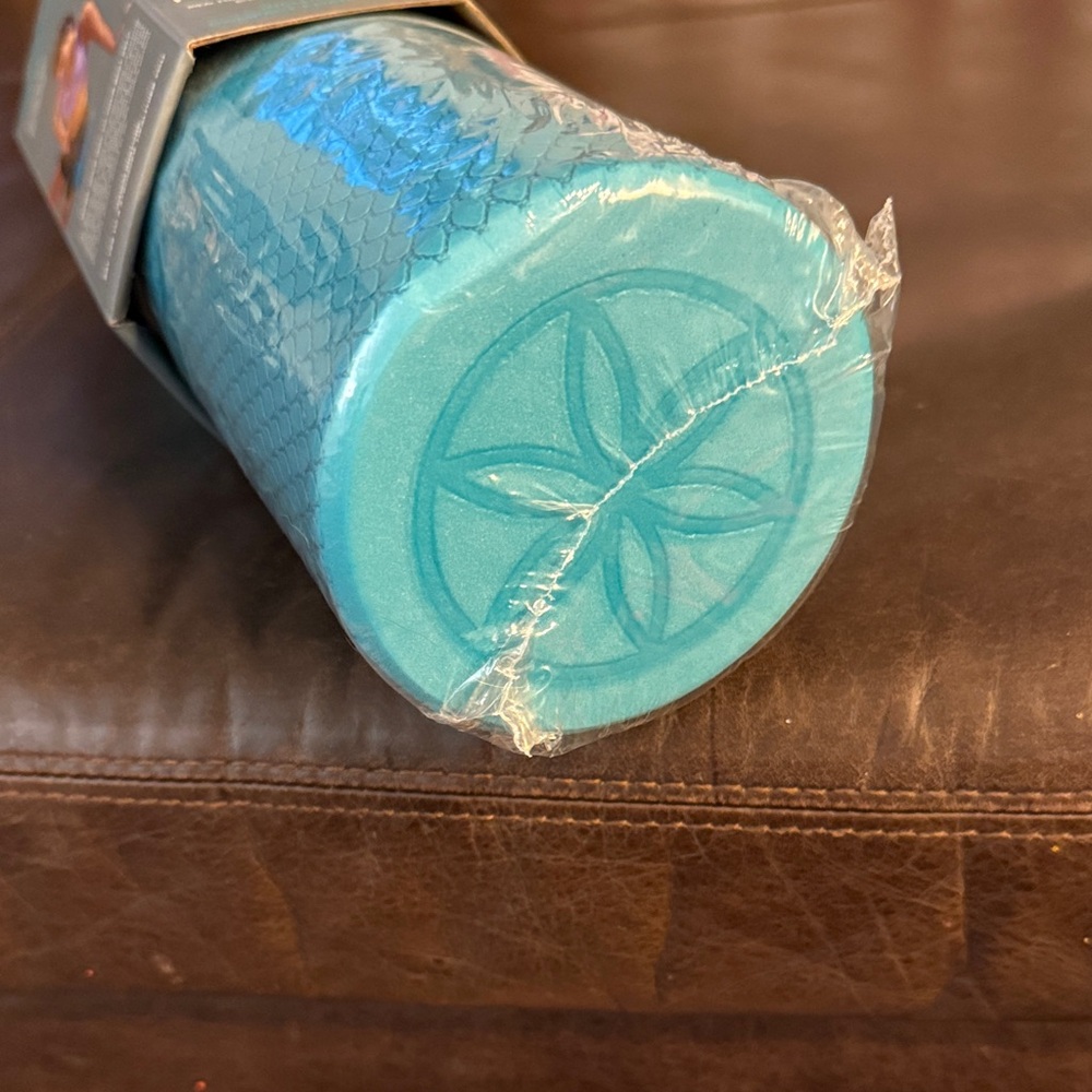 GAIAM Restore Aqua Foam Roller - Picture 6 of 6
